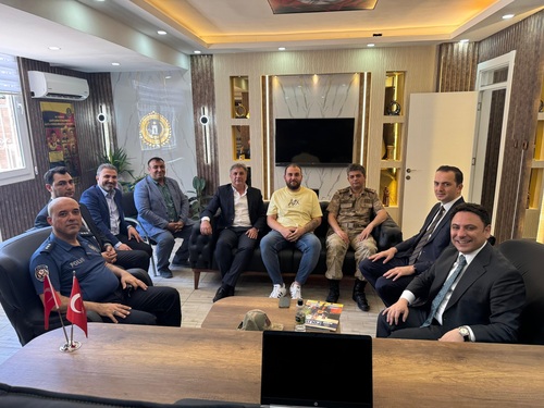 Kaymakamımız, şehit ailelerine gösterilen hassasiyet ve nazik ev sahipliği için Sayın HAKKARİ’ye teşekkür etti.